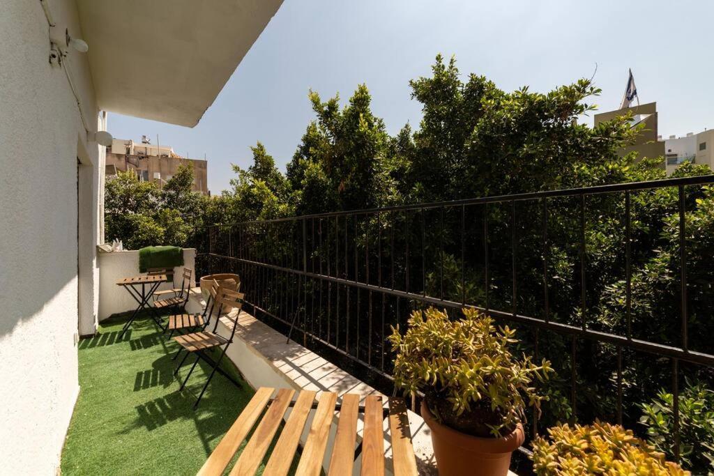 Large 2 Bedrooms A Block From The *