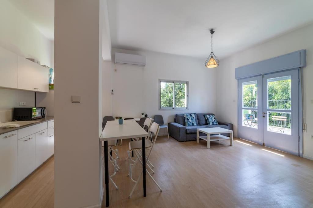 Large 2 Bedrooms A Block From The *